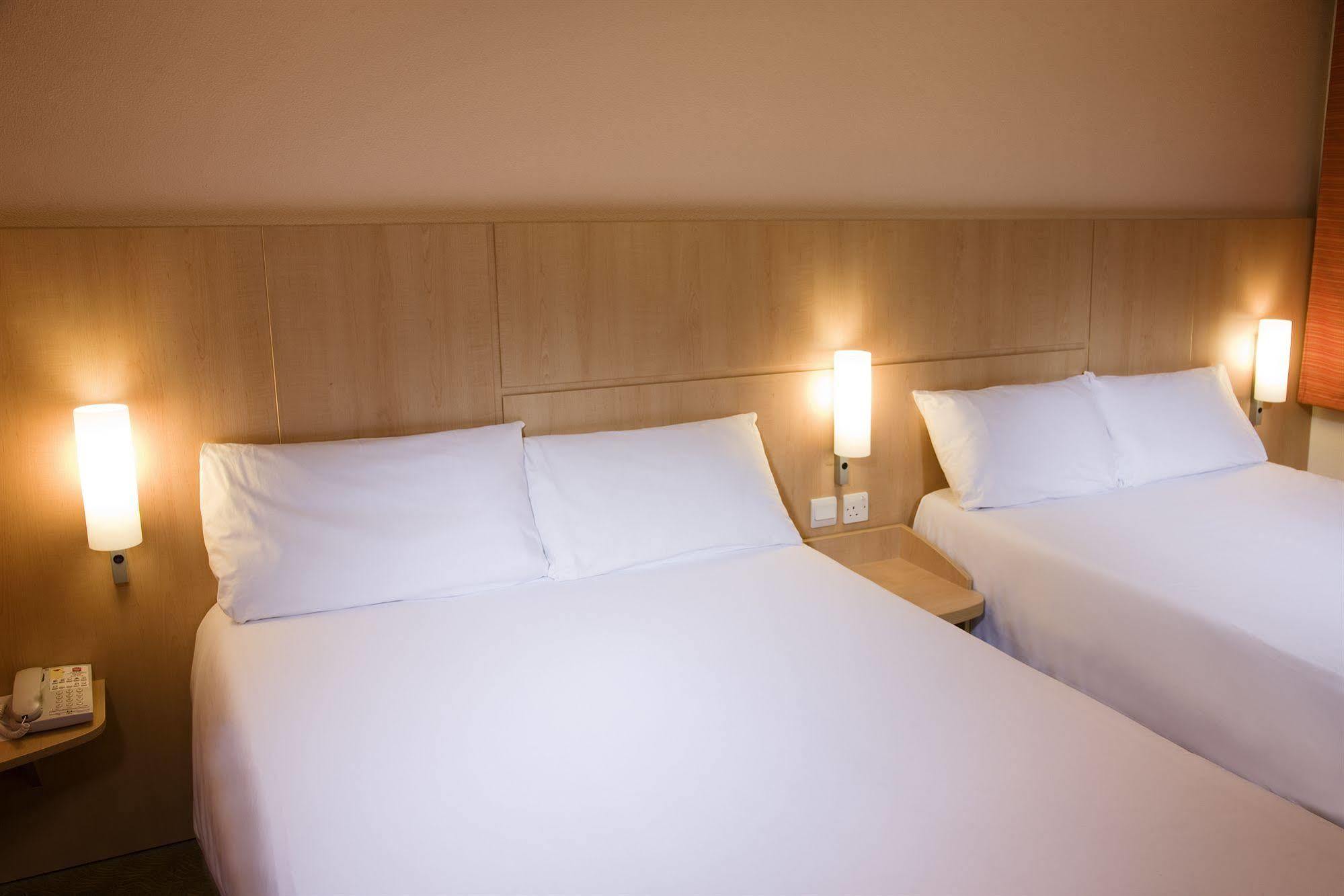 Ibis Hotel Дублин Экстерьер фото