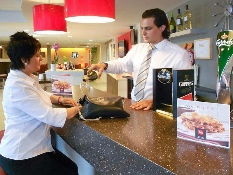 Ibis Hotel Дублин Экстерьер фото